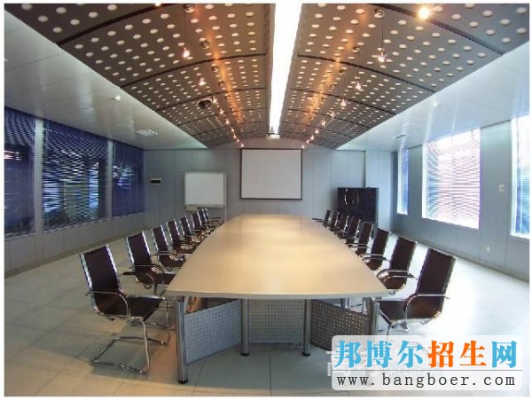 濟(jì)南職業(yè)學(xué)院校園一角7899