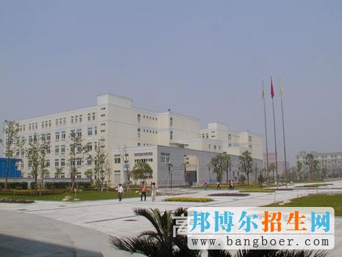 浙江醫(yī)學(xué)高等??茖W(xué)校校園一角3855