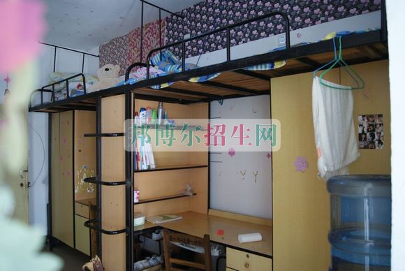 湖南商務(wù)職業(yè)技術(shù)學(xué)院宿舍條件、住宿好嗎、寢室情況