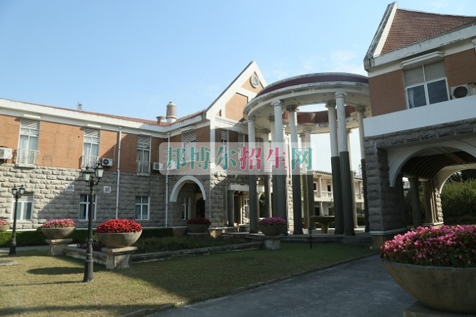 上海交通職業(yè)技術(shù)學(xué)院是幾專