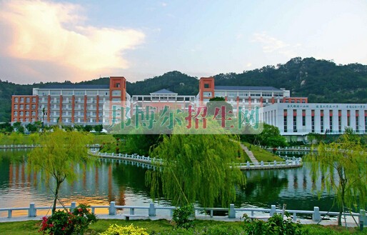 廈門醫(yī)學(xué)高等?？茖W(xué)校