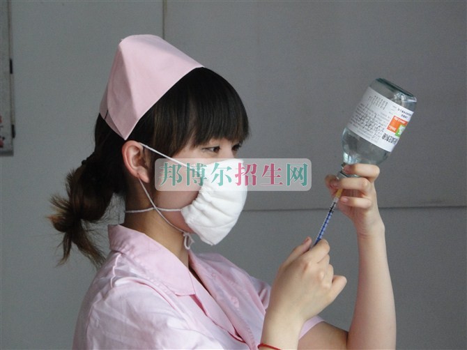 初中畢業(yè)讀涉外護理學(xué)