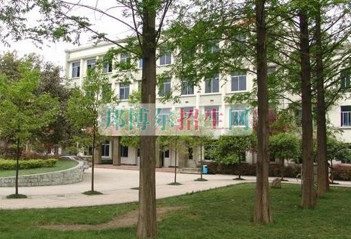 成都內(nèi)比較好的計算機應用技術(shù)大專學校