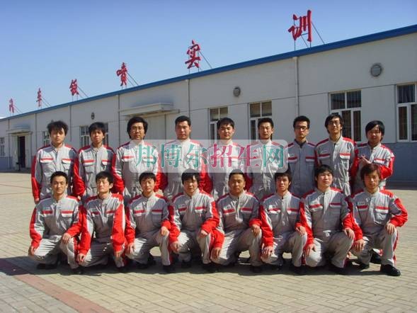 成都初中生讀汽車(chē)整形技術(shù)好嗎