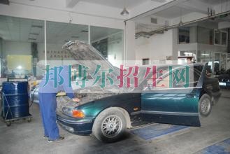 成都初中生可以讀汽車整形技術(shù)嗎