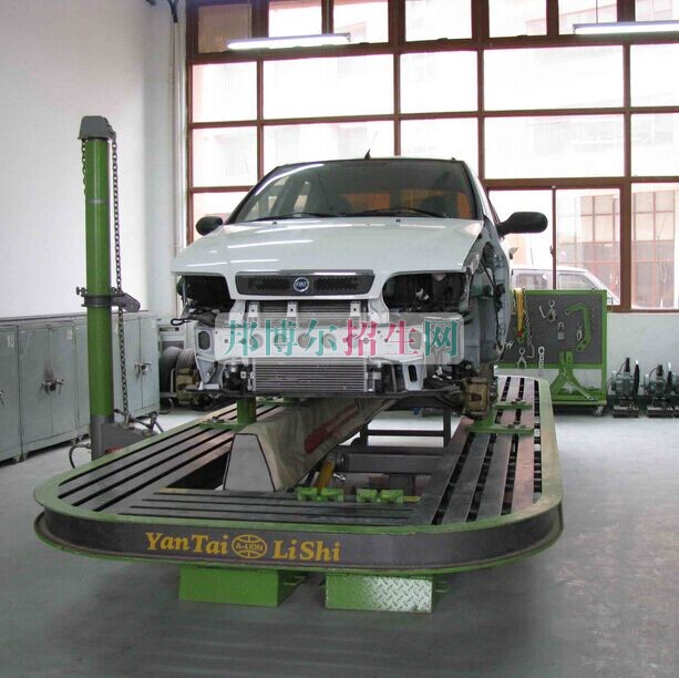 成都設有汽車整形技術的公辦大專學校