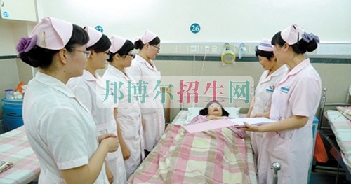 成都助產(chǎn)護理學費