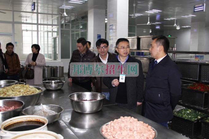 四川省簡陽市高級職業(yè)中學(xué)2017衛(wèi)生防疫暨食品安全檢查