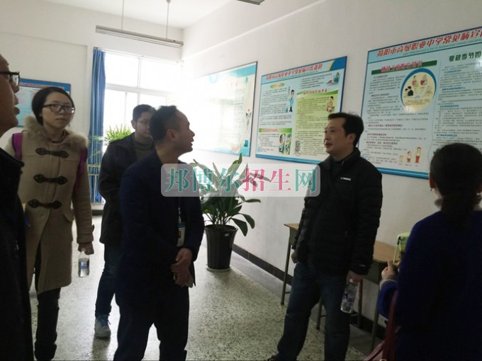 四川省簡陽市高級職業(yè)中學(xué)2017衛(wèi)生防疫暨食品安全檢查