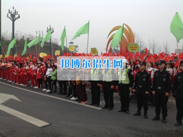 四川省宜賓市南溪區(qū)職業(yè)高級中學(xué)校學(xué)前教育齊拉練，共踏春風(fēng)迎春景