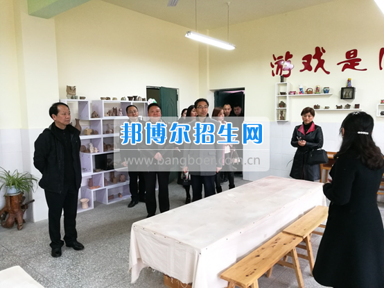 川南幼兒師范高等?？茖W(xué)校考察交流并巡查實(shí)習(xí)生情況