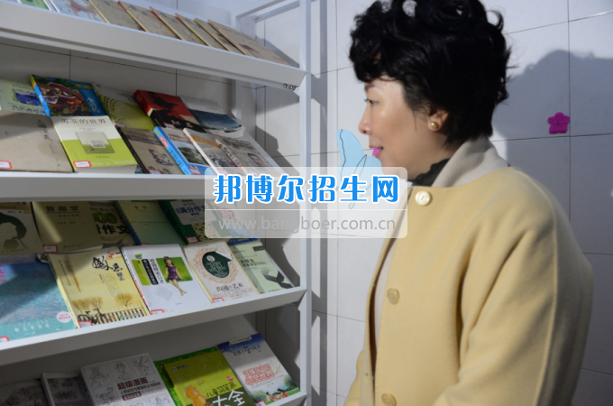 市委常委、宣傳部長潘梅到川南幼兒師范高等?？茖W校調(diào)研思想政治工作