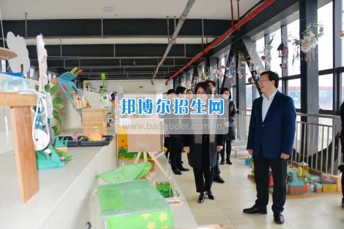 川南幼兒師范高等?？茖W(xué)校作“互聯(lián)網(wǎng)+教育”專題報(bào)告