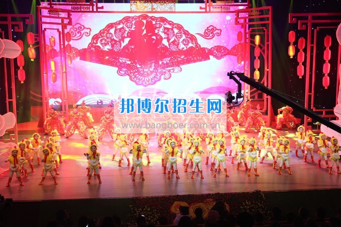川北幼兒師范高等?？茖W(xué)校參演廣元春晚 服務(wù)地方文化