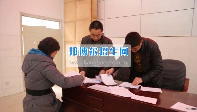 四川省古藺縣職業(yè)高級(jí)中學(xué)校集智匯力，全力推進(jìn)依法治校