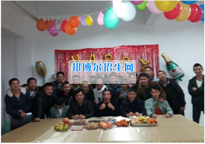 重慶市公共交通技工學校記首批赴臺州公交畢業(yè)學子新春關(guān)懷