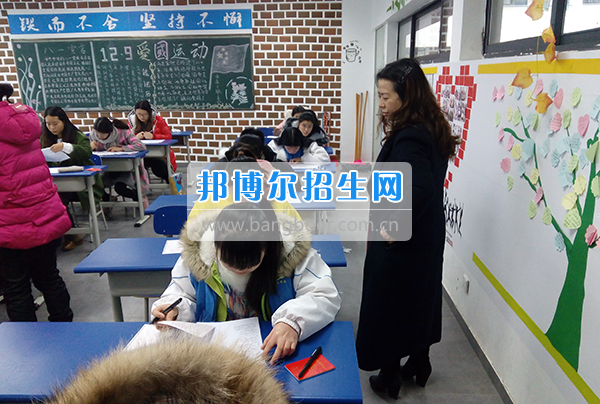 畢節(jié)醫(yī)學(xué)高等?？茖W(xué)校抓考風(fēng)、嚴(yán)考紀(jì)、提質(zhì)量