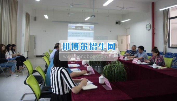 四川省一帶一路促進(jìn)會(huì)會(huì)長(zhǎng)林忠清一行來四川省經(jīng)濟(jì)管理學(xué)校參觀考察，共同商建“一帶一路國(guó)際職業(yè)教育中心”