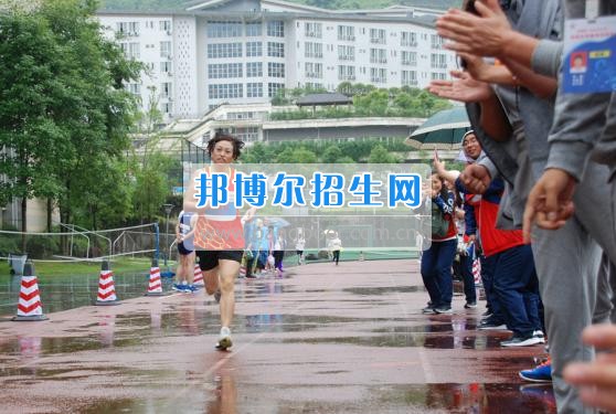 阿壩中職校參加阿壩州“超級大樂透”首屆全民健身運(yùn)動(dòng)會