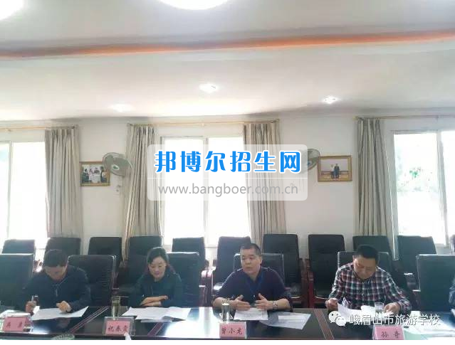 民盟樂山市委就峨眉山市旅游學(xué)校對口美姑縣開展教育扶貧工作進(jìn)行