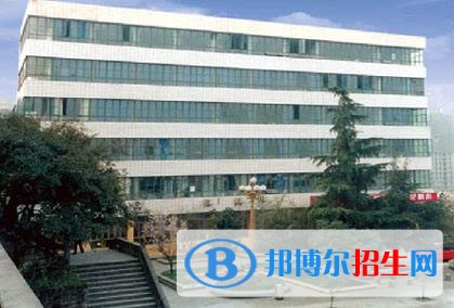 四川省實(shí)用中等專業(yè)學(xué)校2018年報(bào)名條件、招生對(duì)象