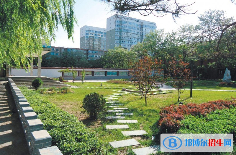 四川省甘孜衛(wèi)生學(xué)校2018年報名條件、招生對象