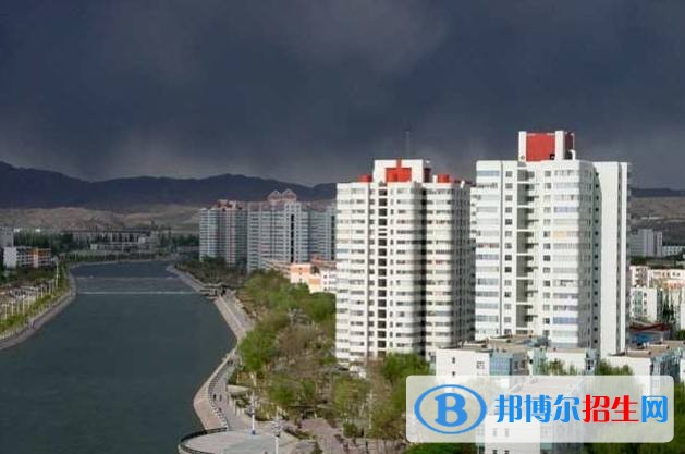新疆巴音郭楞蒙古自治州衛(wèi)生學(xué)校有哪些專業(yè)