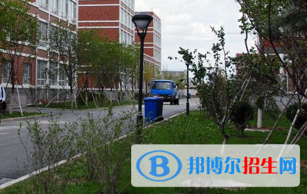 麗江市技工學(xué)校2018年報(bào)名條件、招生要求