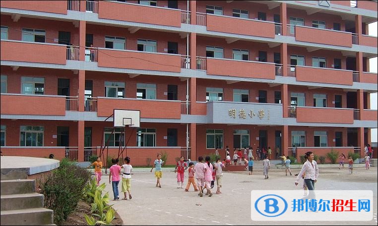 瀘州長江職業(yè)學校2018年報名條件、招生對象