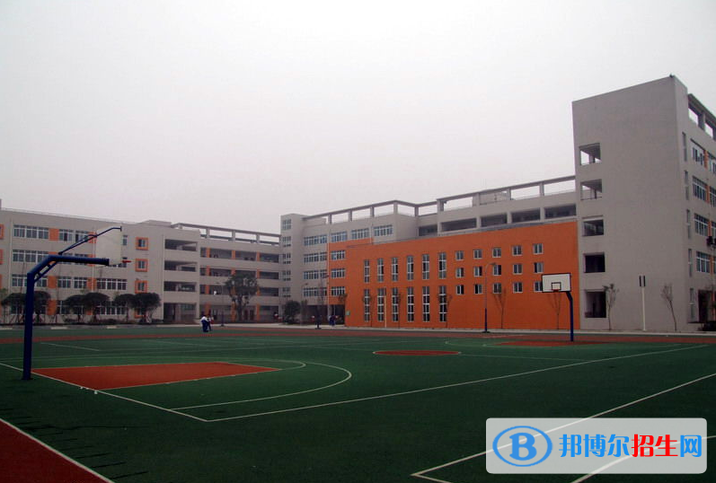 成都禮儀職業(yè)中學招生辦聯(lián)系電話