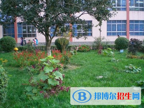 萬(wàn)源職業(yè)高級(jí)中學(xué)