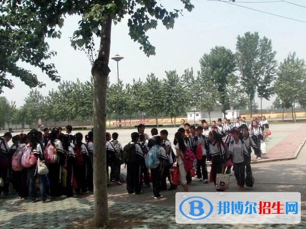 西河職業(yè)中學(xué)2018年報名條件、招生對象