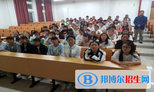 青川縣職業(yè)高級中學(xué)2018年報(bào)名條件、招生對象