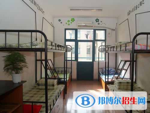 蒼溪縣職業(yè)高級中學(xué)宿舍條件