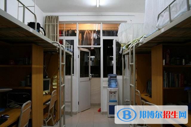 資中縣水南高級職業(yè)中學(xué)宿舍條件