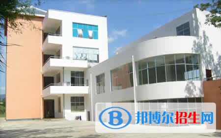 峨邊彝族自治縣民族職業(yè)高級中學(xué)2018年報(bào)名條件、招生對象
