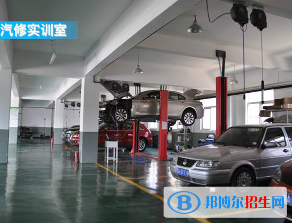 西安工業(yè)經(jīng)濟(jì)職業(yè)學(xué)校2018年報(bào)名條件、招生對(duì)象