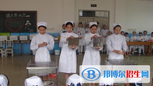 石家莊華醫(yī)醫(yī)學(xué)中等專業(yè)學(xué)校2018年報名條件、招生對象