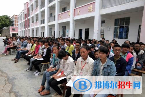 石家莊華能理工中等專業(yè)學(xué)校2018年報(bào)名條件、招生對(duì)象