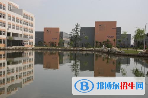 廊坊食品工程學(xué)校2018年報(bào)名條件、招生對(duì)象
