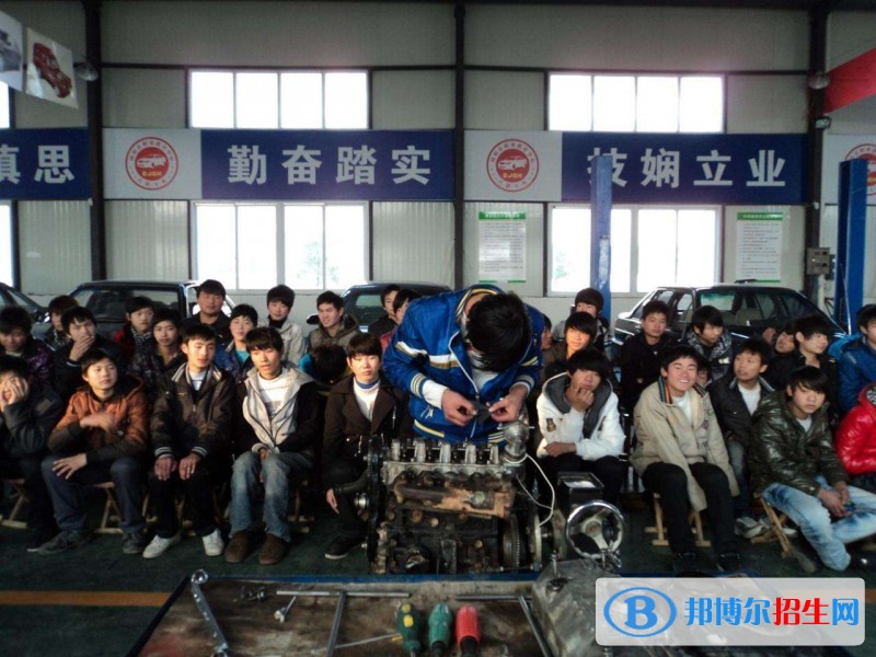 蒲城職業(yè)教育中心2018年報(bào)名條件、招生對(duì)象
