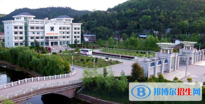 巴中職業(yè)技術(shù)學(xué)院?jiǎn)握袌?bào)名時(shí)間