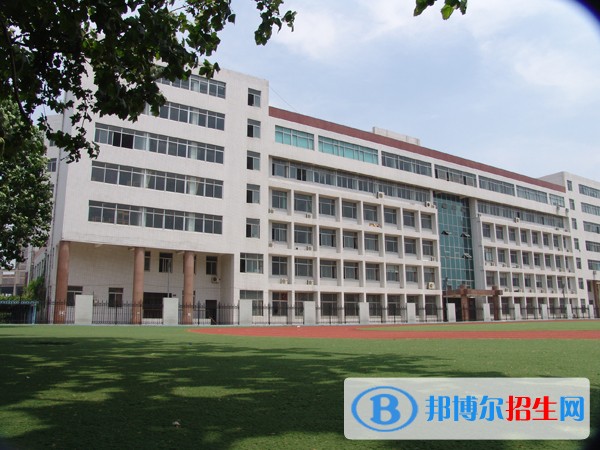 山東高級(jí)技工學(xué)校招生辦聯(lián)系電話