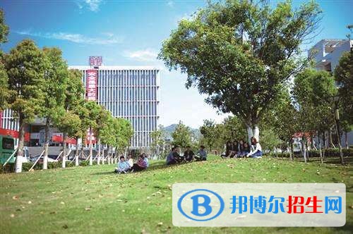 重慶旅游職業(yè)學(xué)院?jiǎn)握袌?bào)名時(shí)間