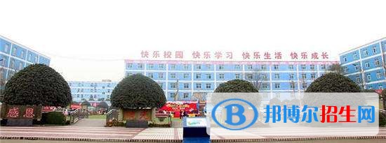成都沒有高中畢業(yè)證可以讀中專學校嗎