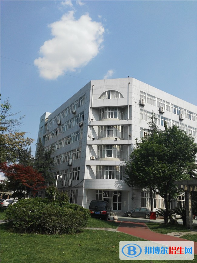 四川國盛技工學(xué)校2019年報(bào)名條件、招生對象