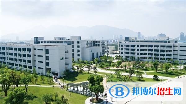 山東科技職業(yè)學(xué)院?jiǎn)握泻?jiǎn)章