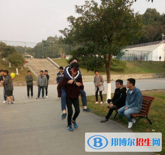 初中畢業(yè)可以上的中專學(xué)校