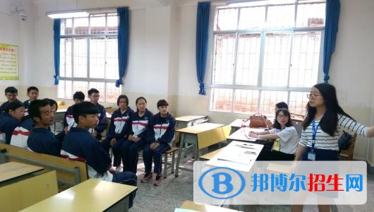 云南中專學校和高中的區(qū)別