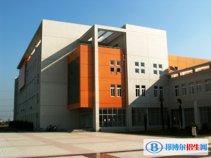 綿陽職高和中專學校有哪些區(qū)別